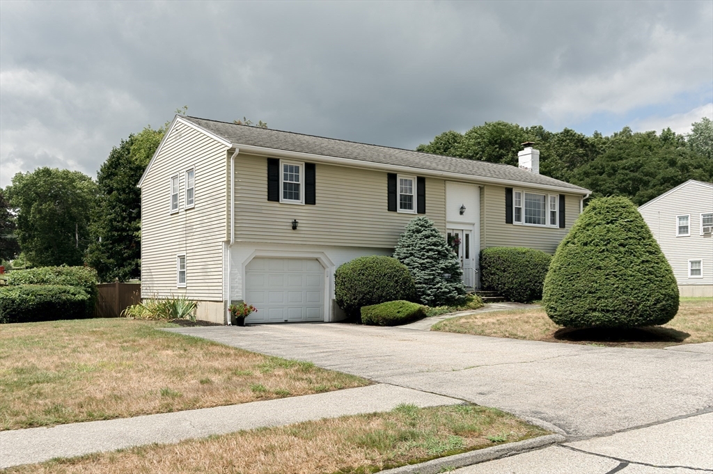 24 Oak Ridge Way
