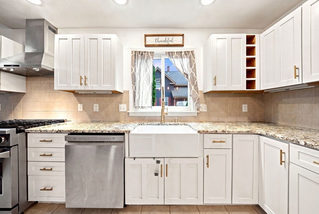 8 Charles St, Stoneham, MA, 8 Charles St, Stoneham, MA Photo #10