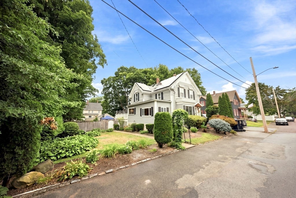 8 Charles St, Stoneham, MA, 8 Charles St, Stoneham, MA Photo #4