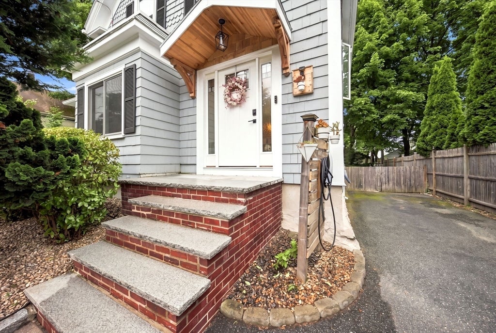 8 Charles St, Stoneham, MA, 8 Charles St, Stoneham, MA Photo #2