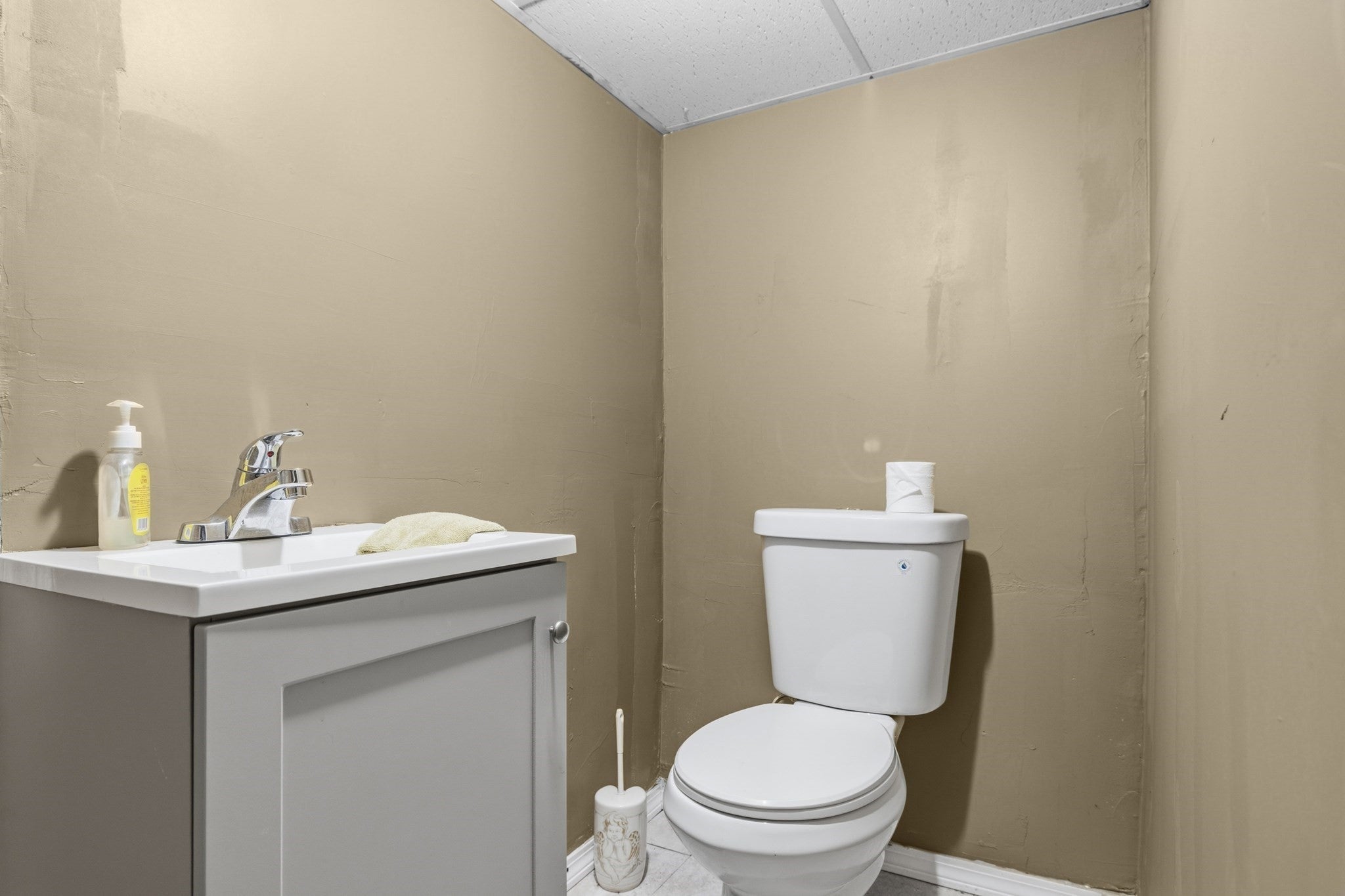 31 Sachem St, Fall River, MA, 31 Sachem St, Fall River, MA Photo #26