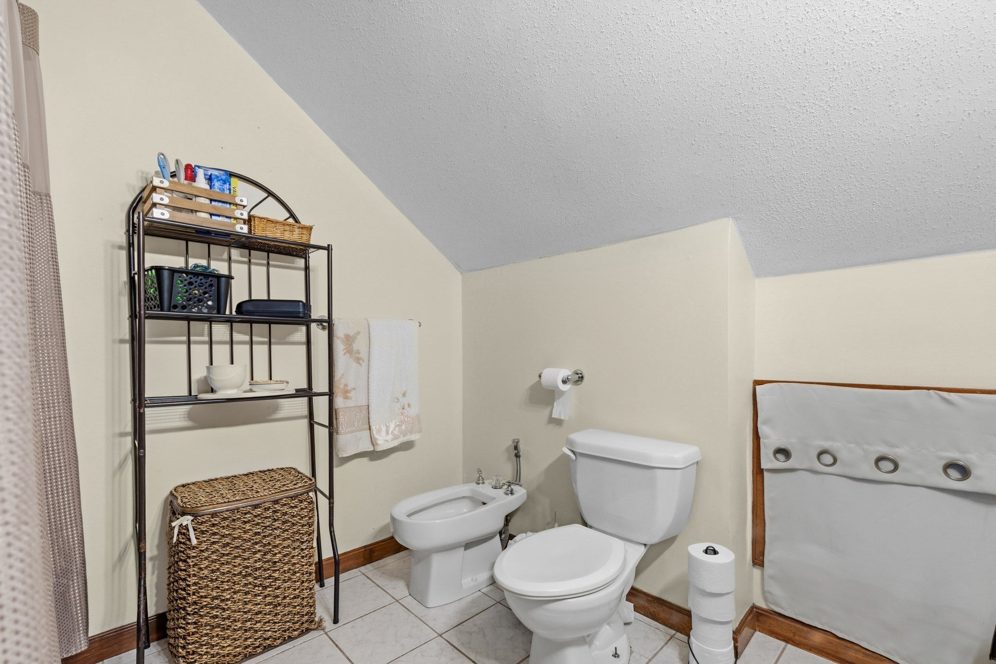 31 Sachem St, Fall River, MA, 31 Sachem St, Fall River, MA Photo #23