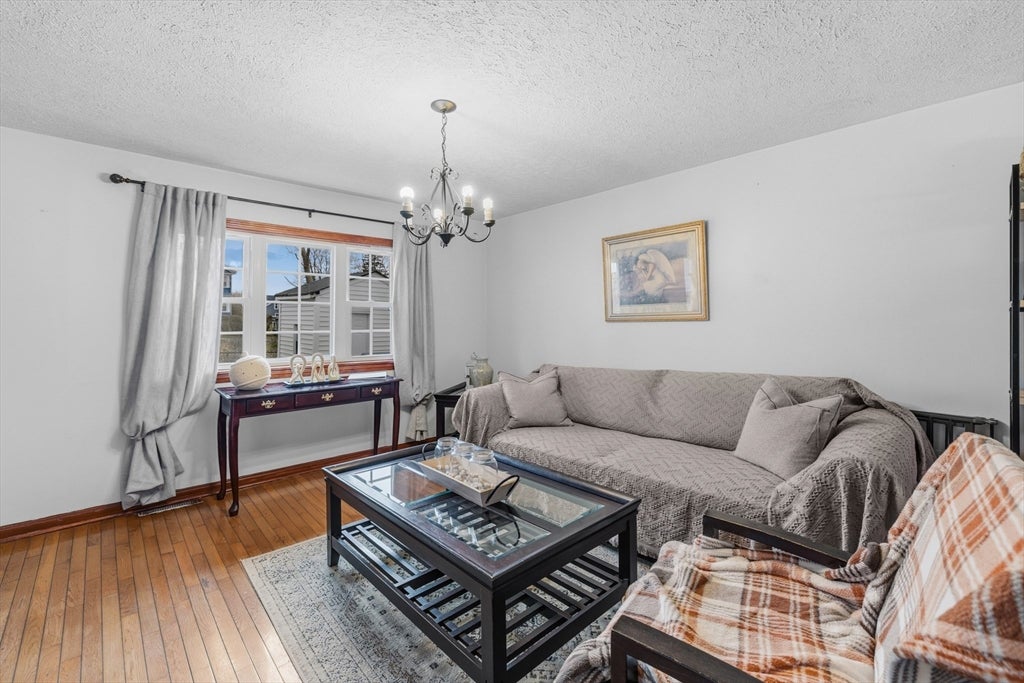 31 Sachem St, Fall River, MA Photo #15