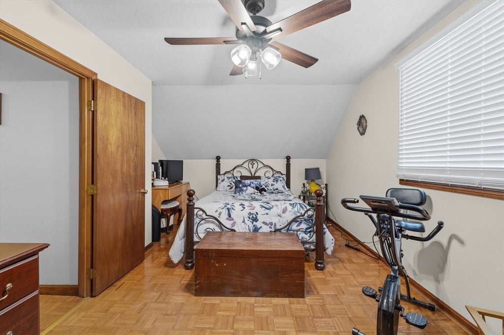 31 Sachem St, Fall River, MA Photo #19