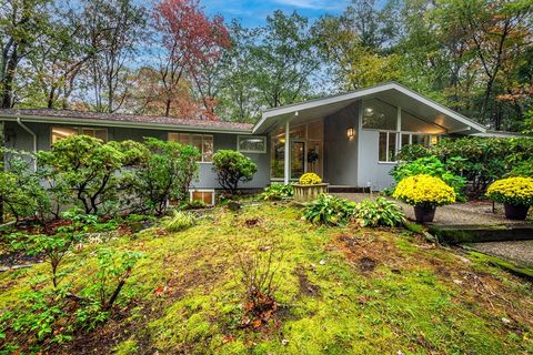 12 Laurel Drive Lincoln MA 01773