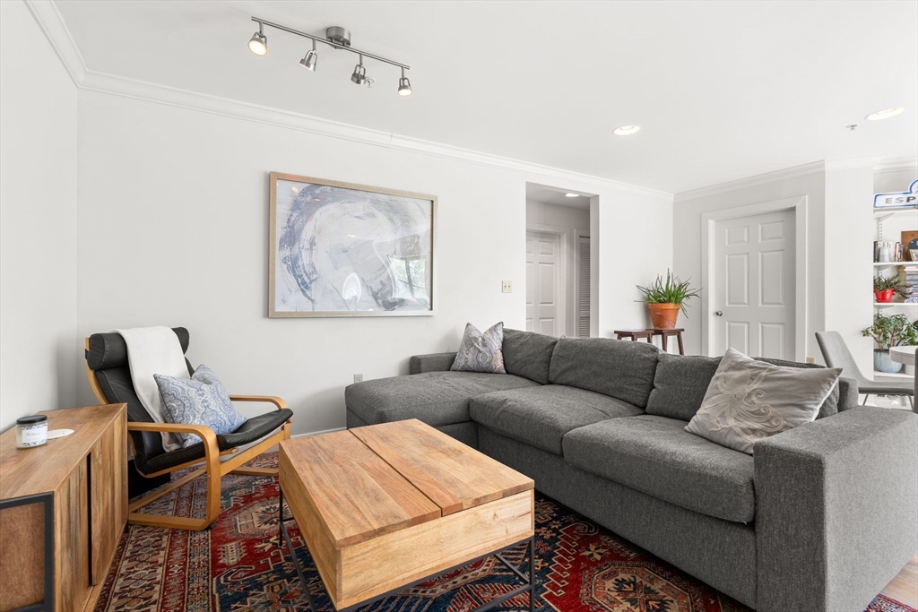 120 Mountfort St 406