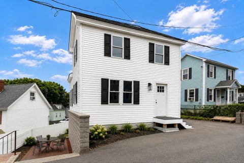 Photo of 11 Hovey St, Woburn, MA 01801 (MLS # 73569261)