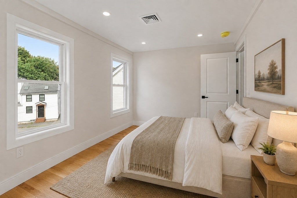 11 Hovey St, Woburn, MA Photo #10
