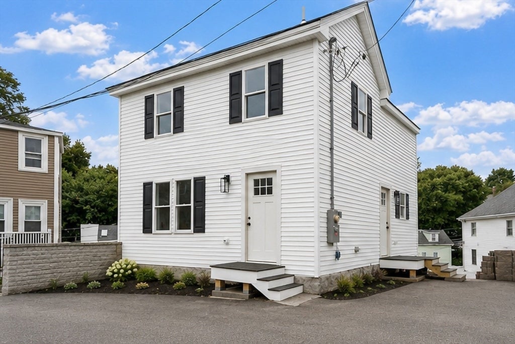 11 Hovey St