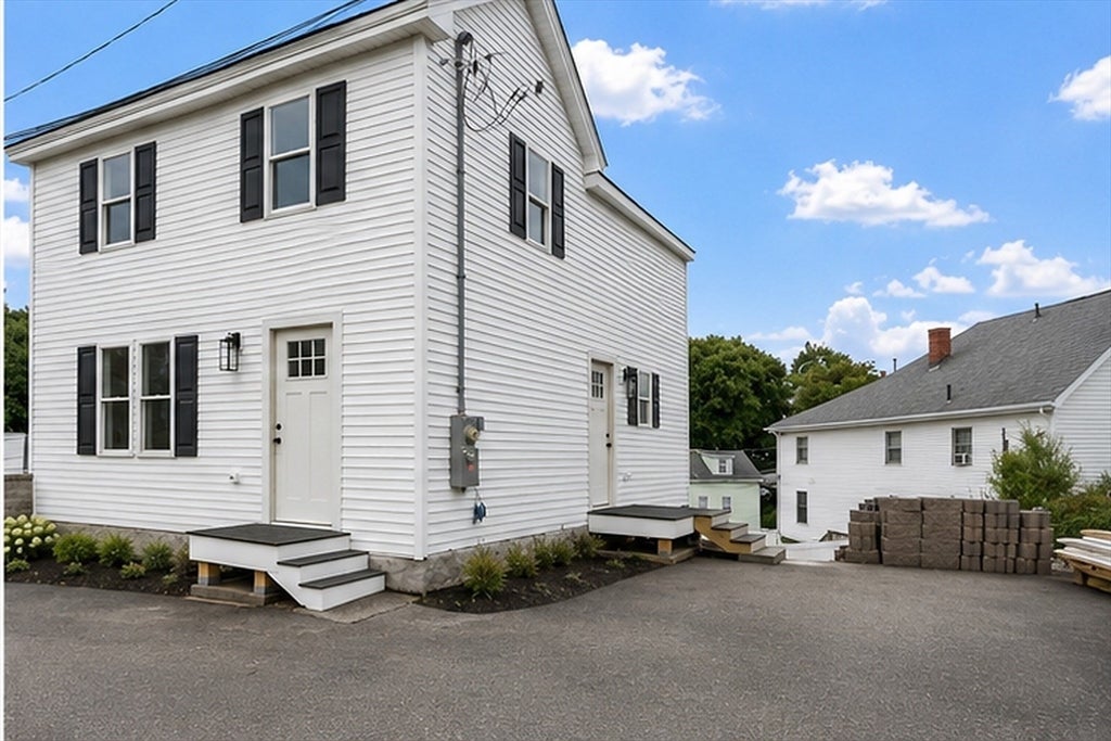 11 Hovey St