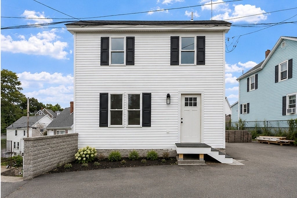 11 Hovey St
