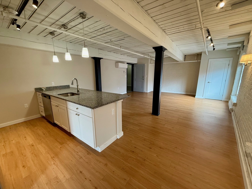 55 Sterling St 208