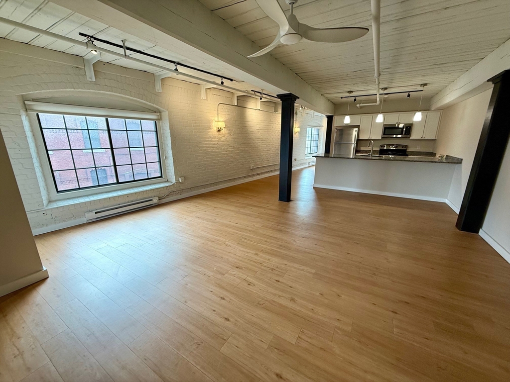 55 Sterling St 208