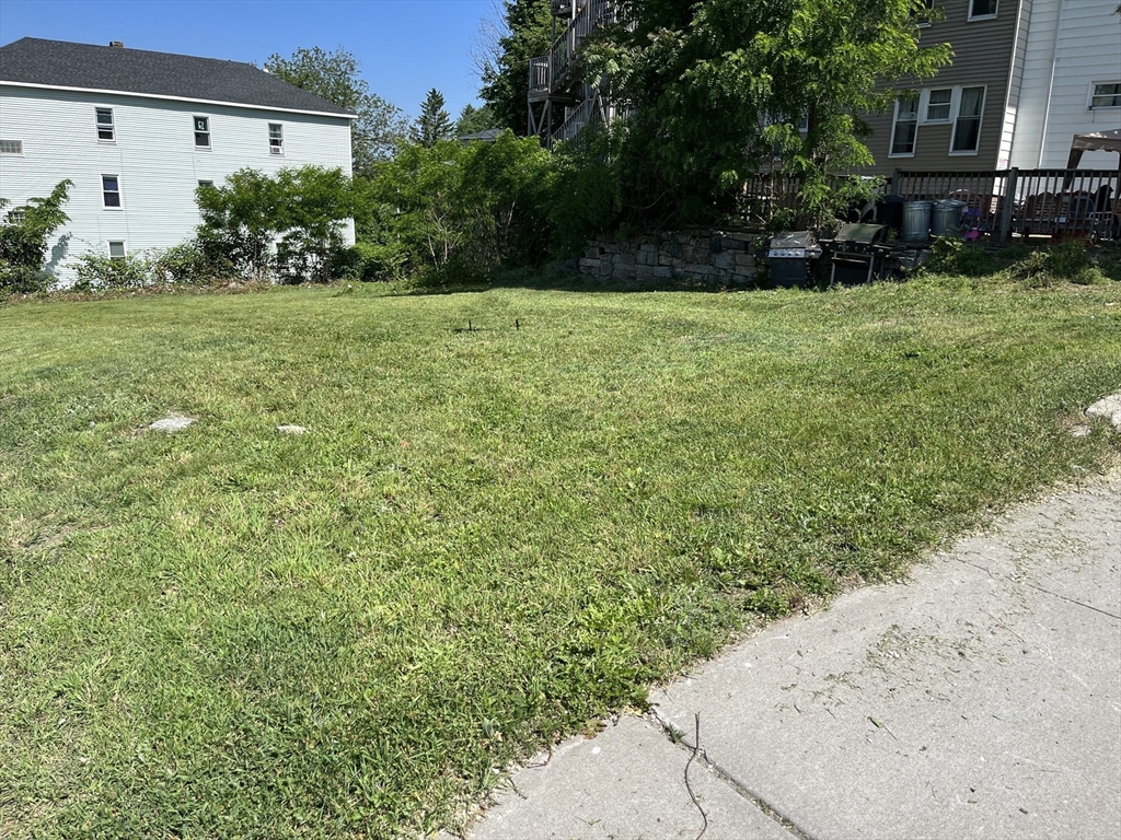 Photo 2 of 4 of 114 Lincoln St land
