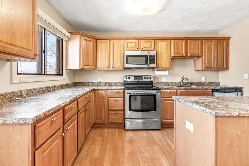 Photo 1 of 16 — 62 Crestview Dr 62, Malden, MA 02148