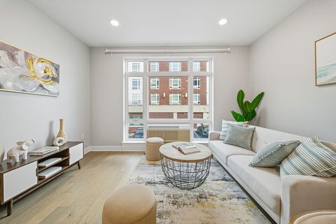 18 Cliveden St 201 Quincy MA 02169