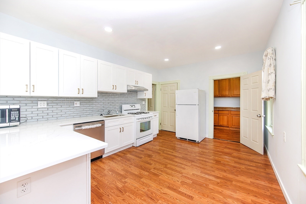 Click for 21 Hawthorne ST #2, Somerville, MA slideshow
