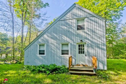27 Stones Throw Dr. Tolland MA 01034