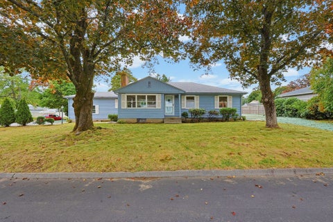 Photo of 16 Westmont Cir, Shrewsbury, MA 01545 (MLS # 73585798)