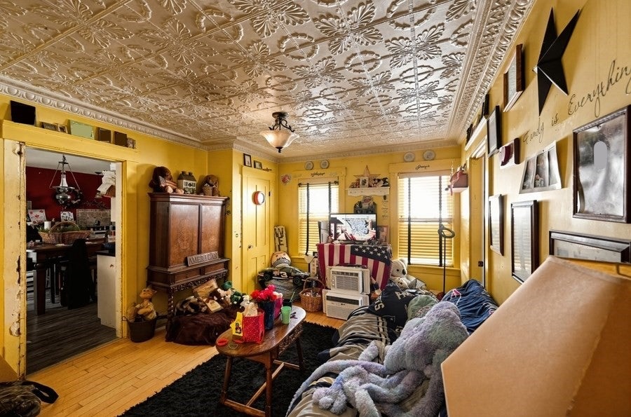 23 Charlton St
