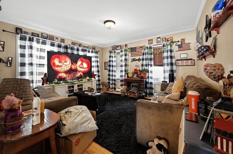 23 Charlton St
