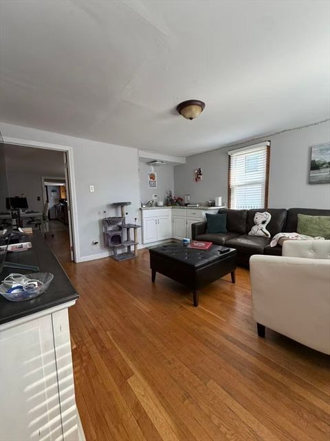 34 Cross St. 34 Waltham MA 02453