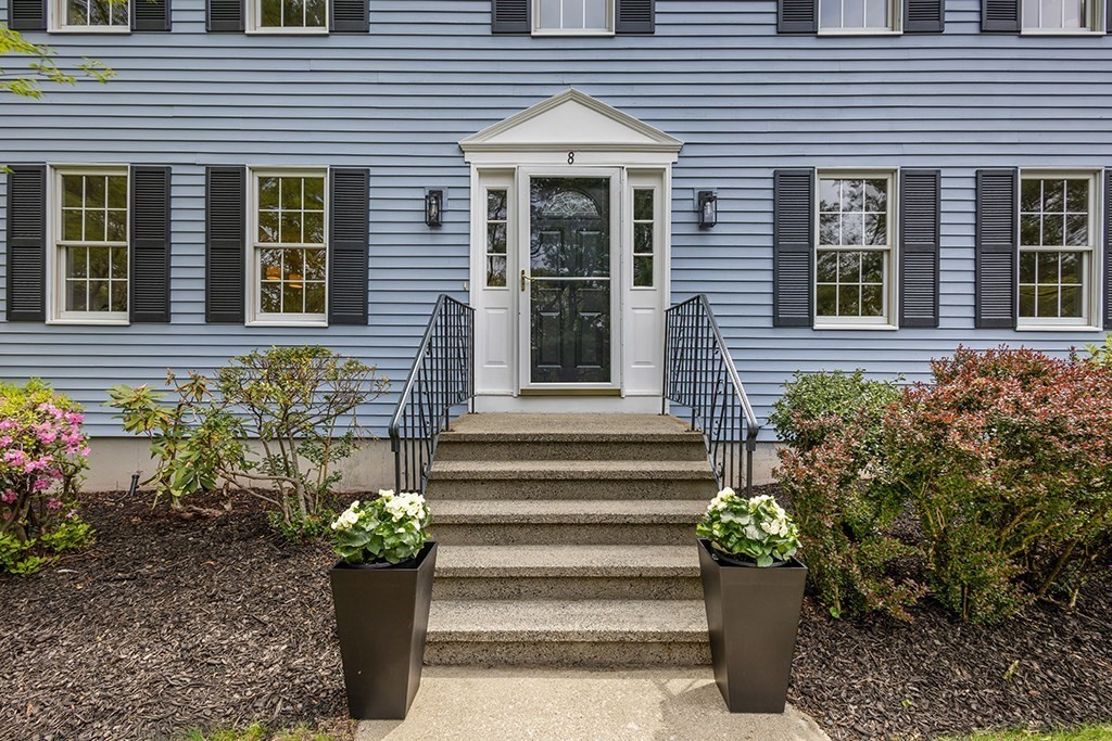 8 Autumn Ln