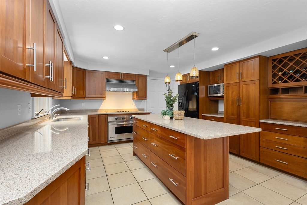 8 Autumn Ln, Natick, MA, 8 Autumn Ln, Natick, MA Photo #8