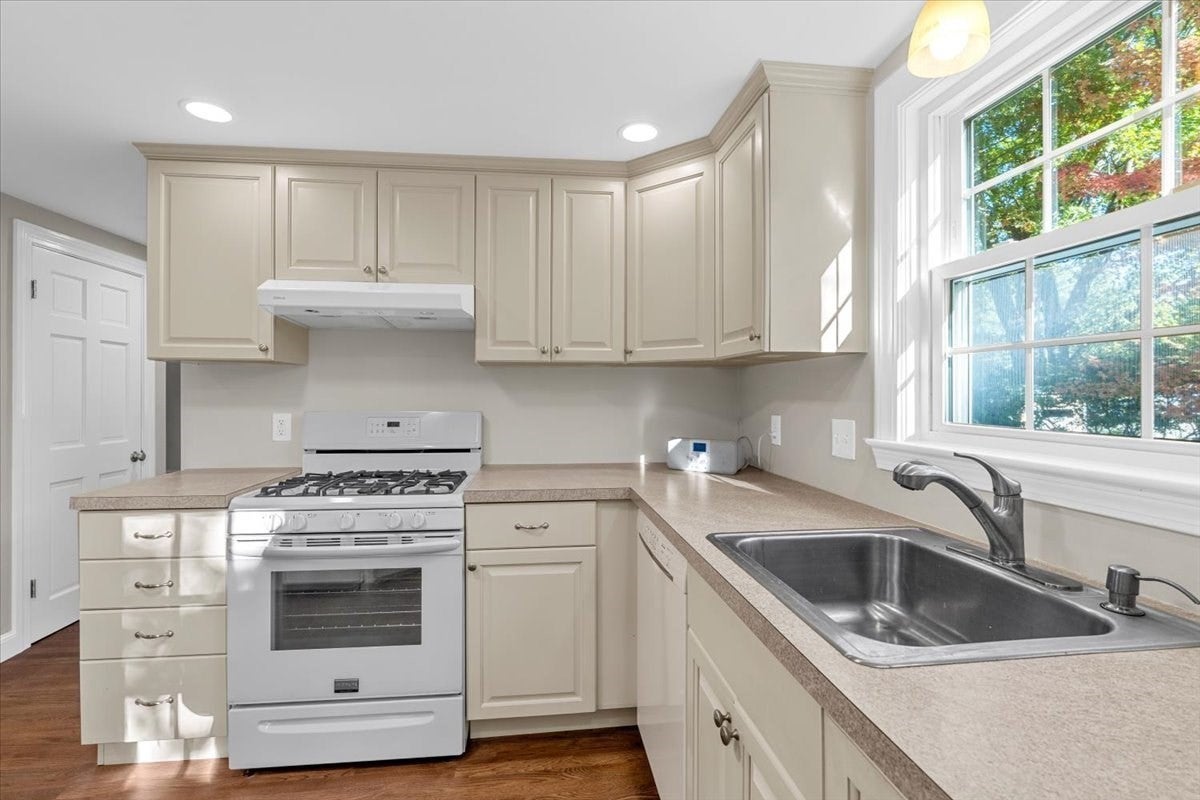 100 Grove St, Norwell, MA, 100 Grove St, Norwell, MA Photo #6