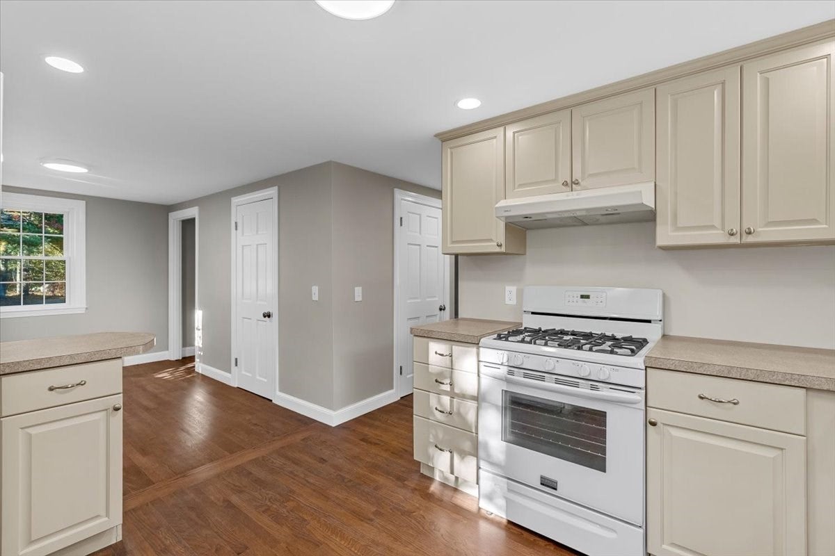 100 Grove St, Norwell, MA, 100 Grove St, Norwell, MA Photo #7