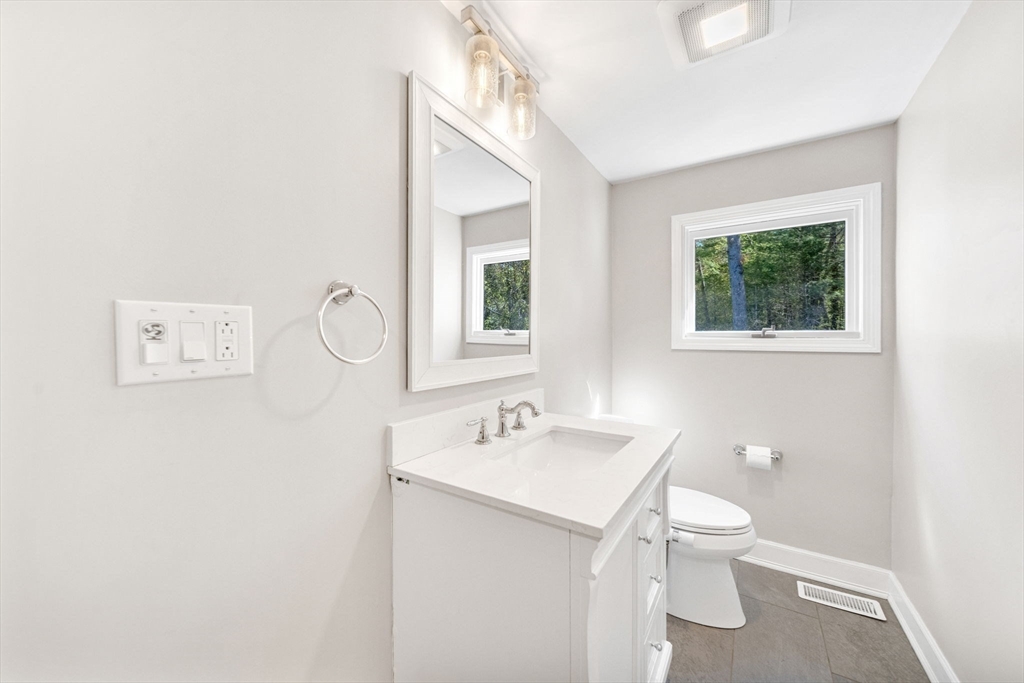 92 Norlen Park, Bridgewater, MA Photo #16