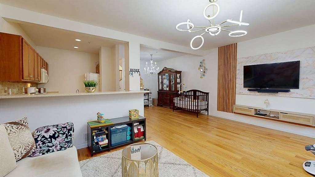 90 Lordvale Blvd 90