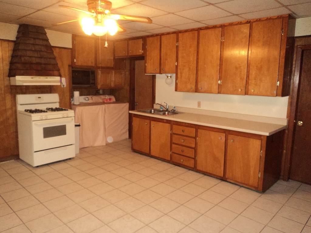 172 Mechanic St