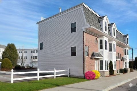Photo of 909 Washington St/U14 On Walnut St #14, Norwood, MA 02062 (MLS # 73452484)