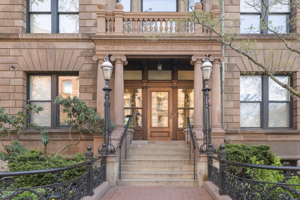 416 Marlborough St 504