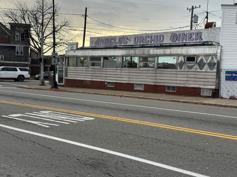 805 Rockdale Ave New Bedford MA 02740