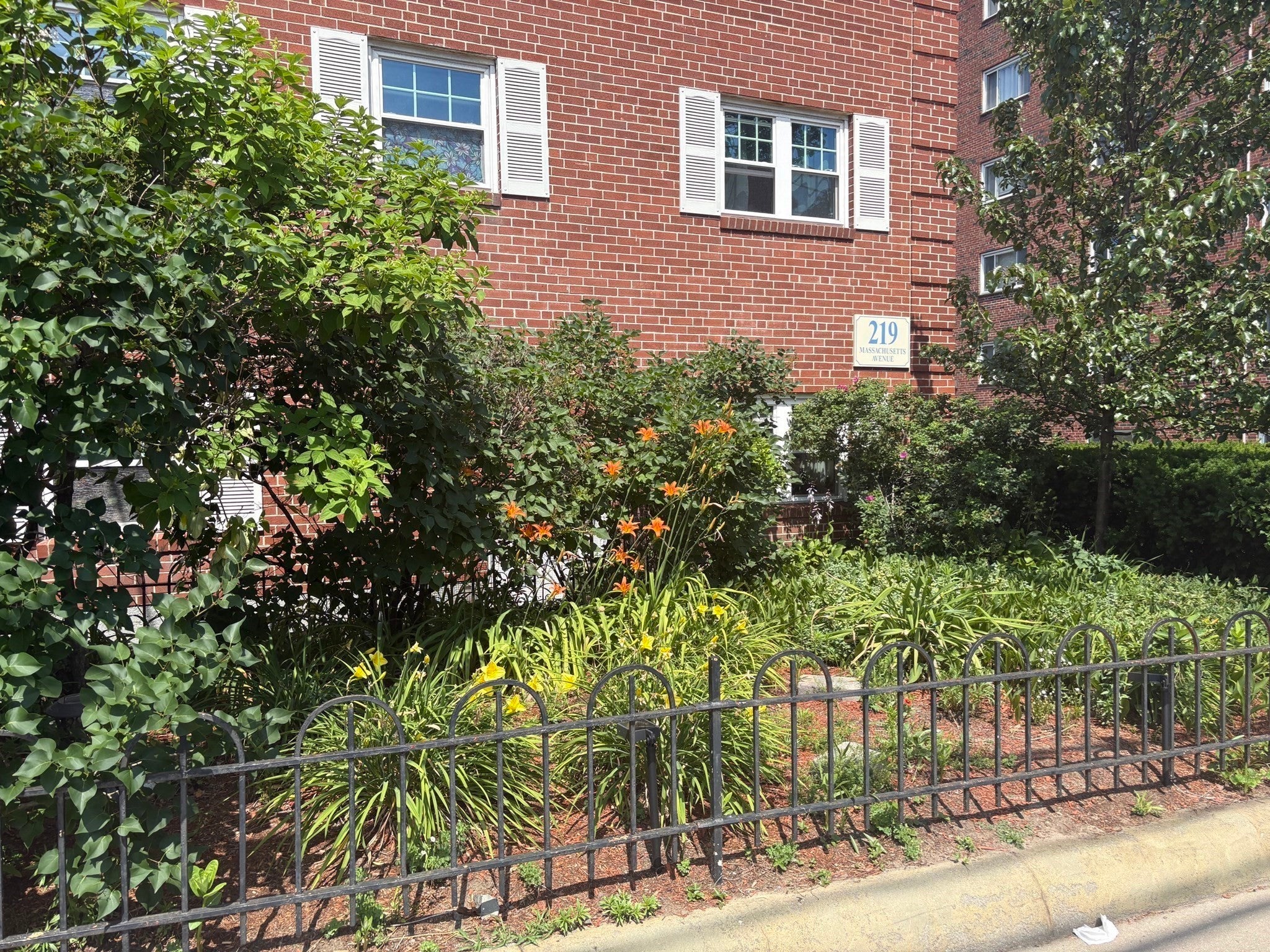 Photo of 219 Massachusetts AVE, Arlington, MA
