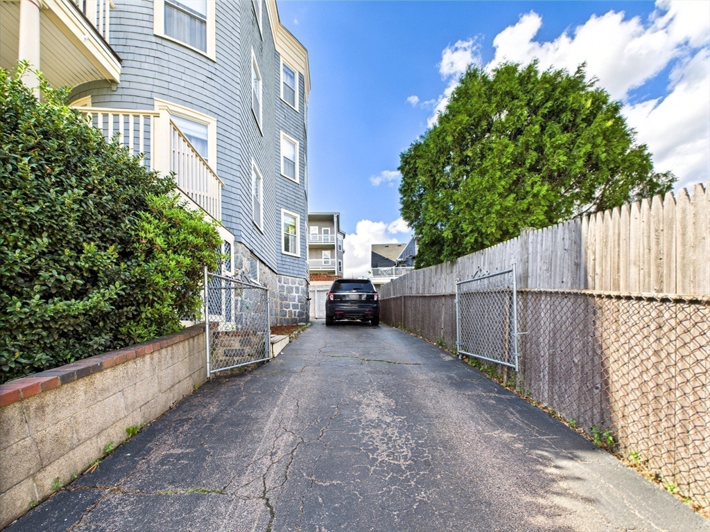 37 Westmoreland St
