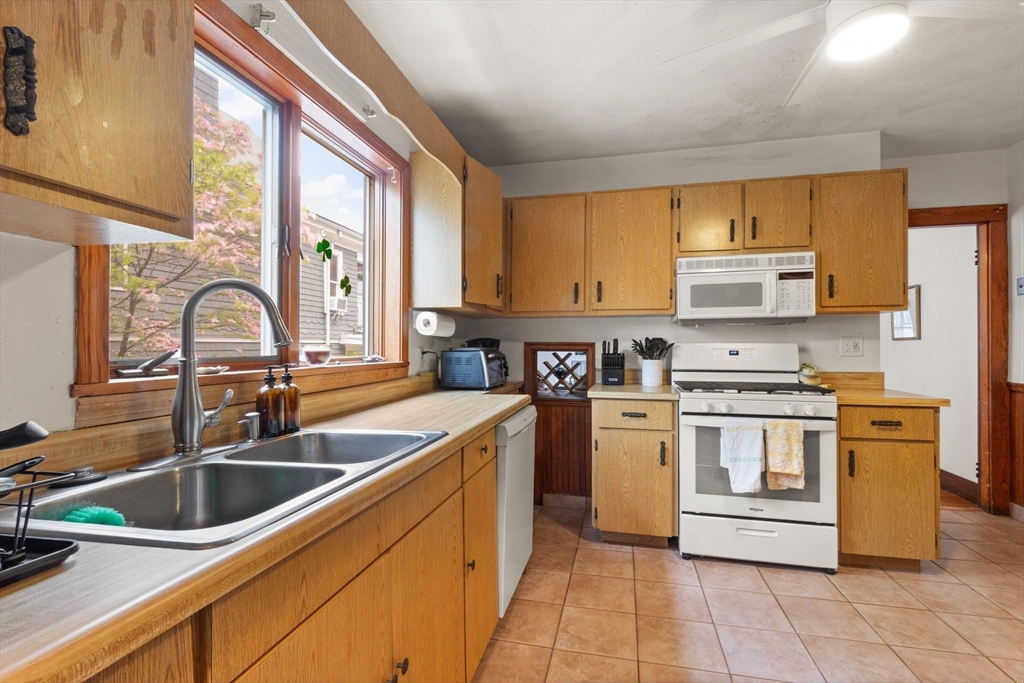 12 Kilsyth Rd, Medford, MA Photo #13