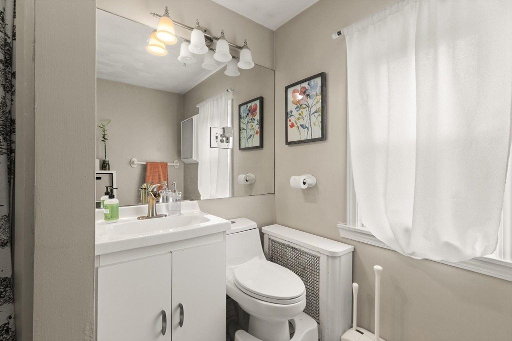 12 Kilsyth Rd, Medford, MA Photo #17