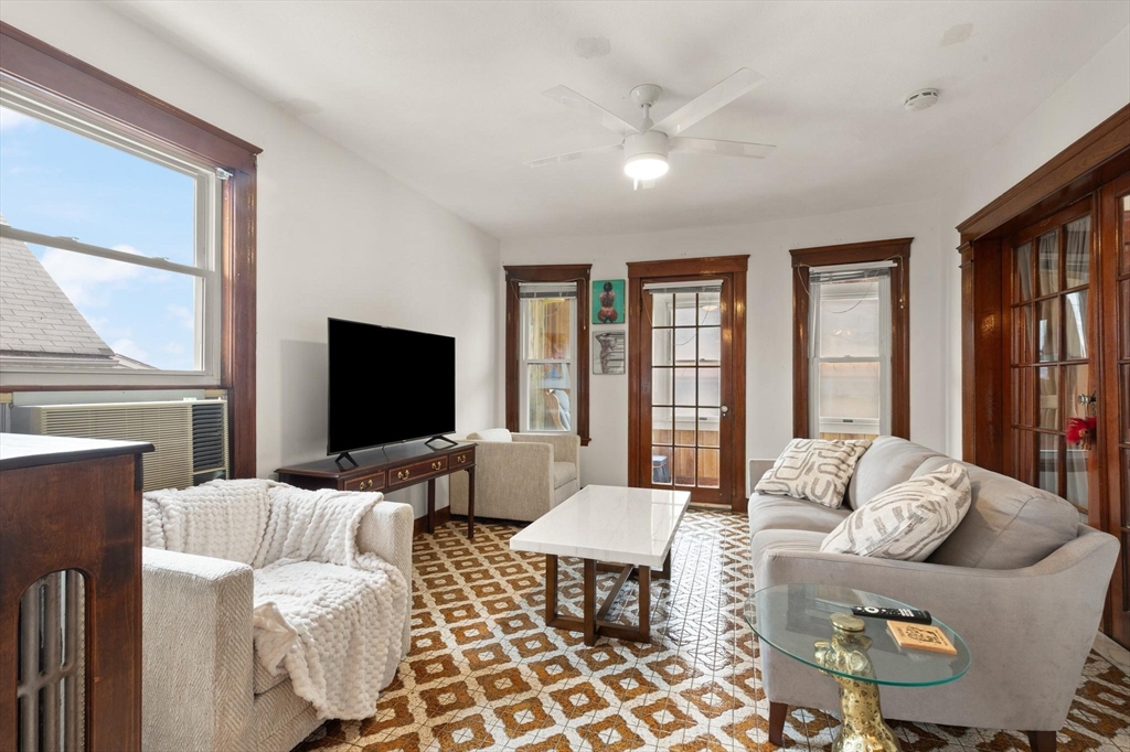 12 Kilsyth Rd, Medford, MA Photo #9