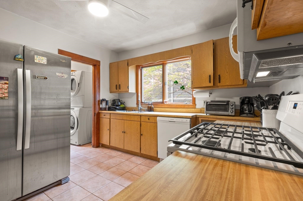 12 Kilsyth Rd, Medford, MA Photo #14