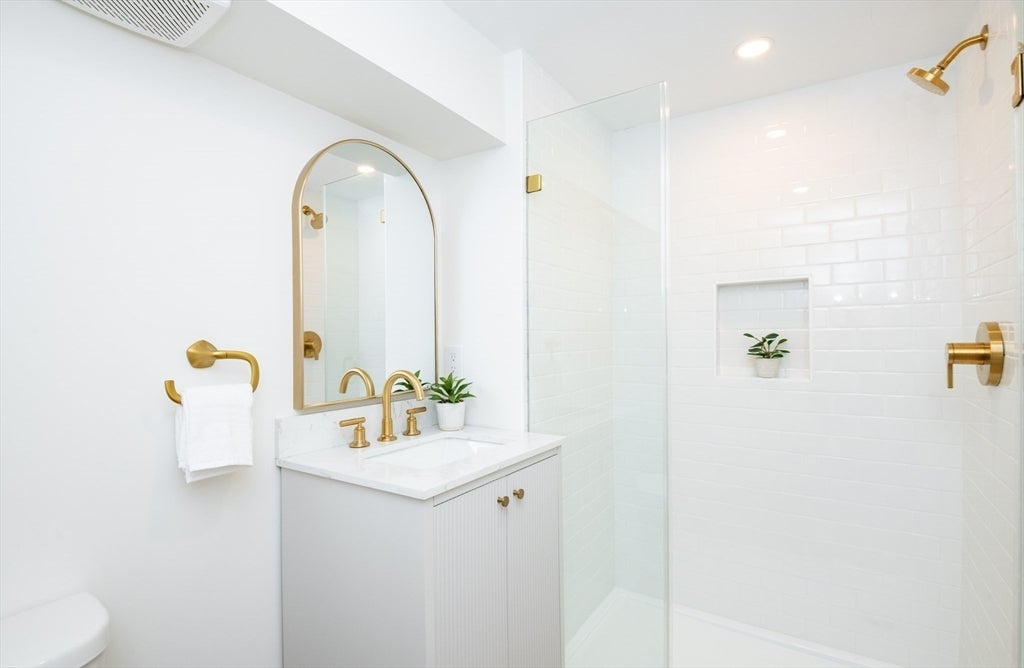 20 Hillside Ave, Medford, MA, 20 Hillside Ave, Medford, MA Photo #38
