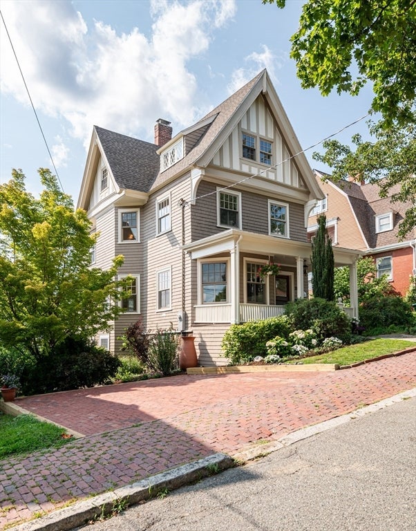 Photo of 20 Hillside Ave, Medford, MA
