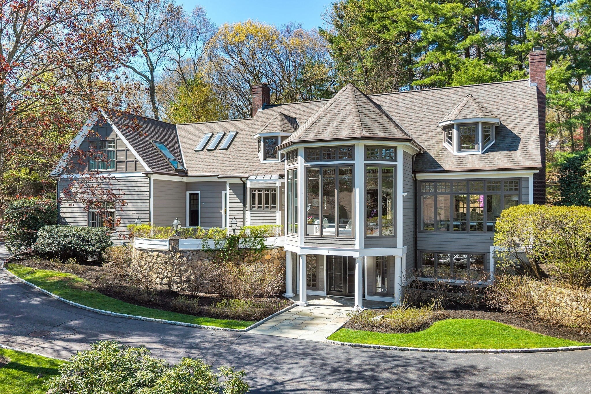 1 Graystone Ln