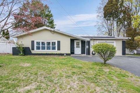 543 Mount Vernon St Lawrence MA 01843