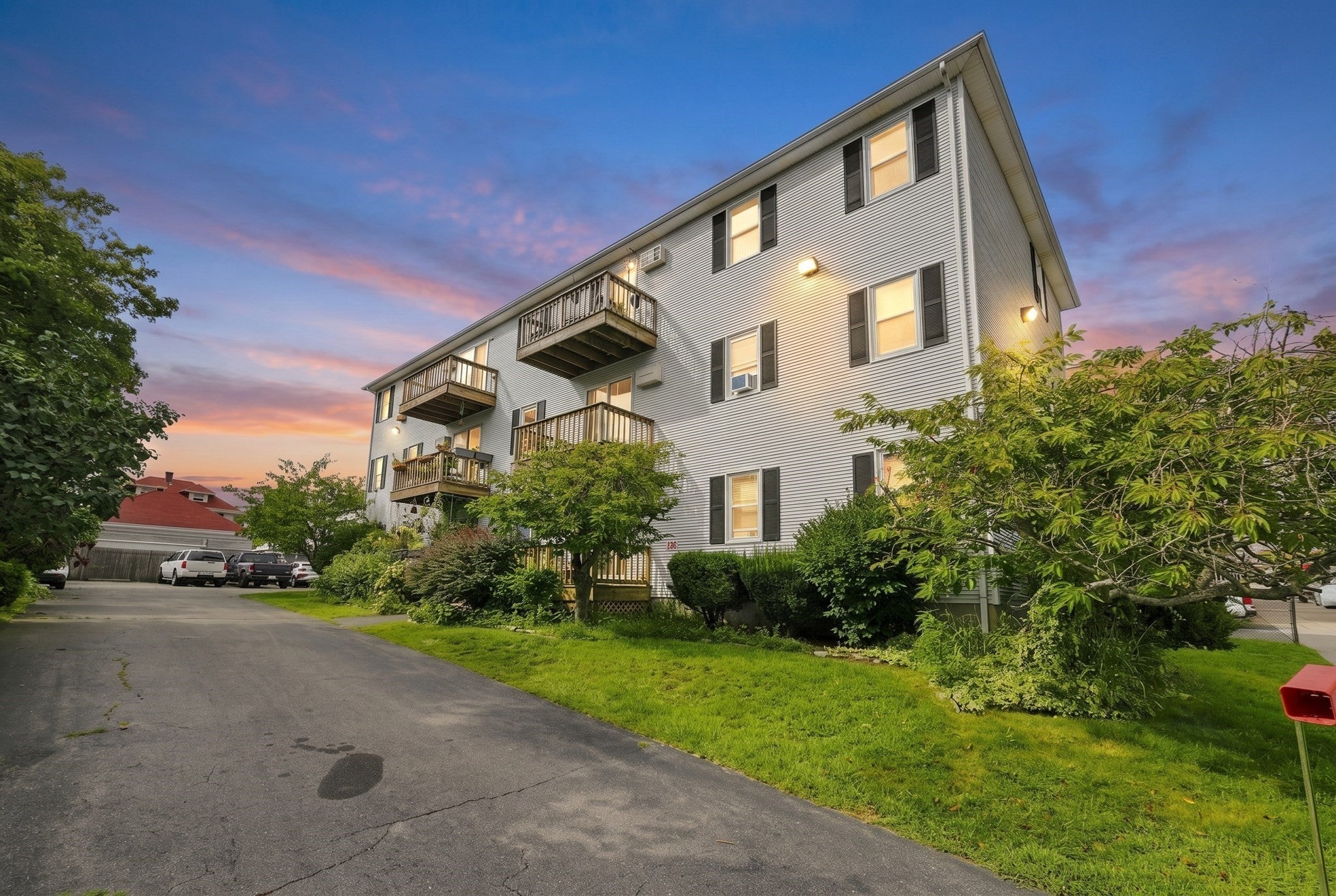 434 Linden St. 4