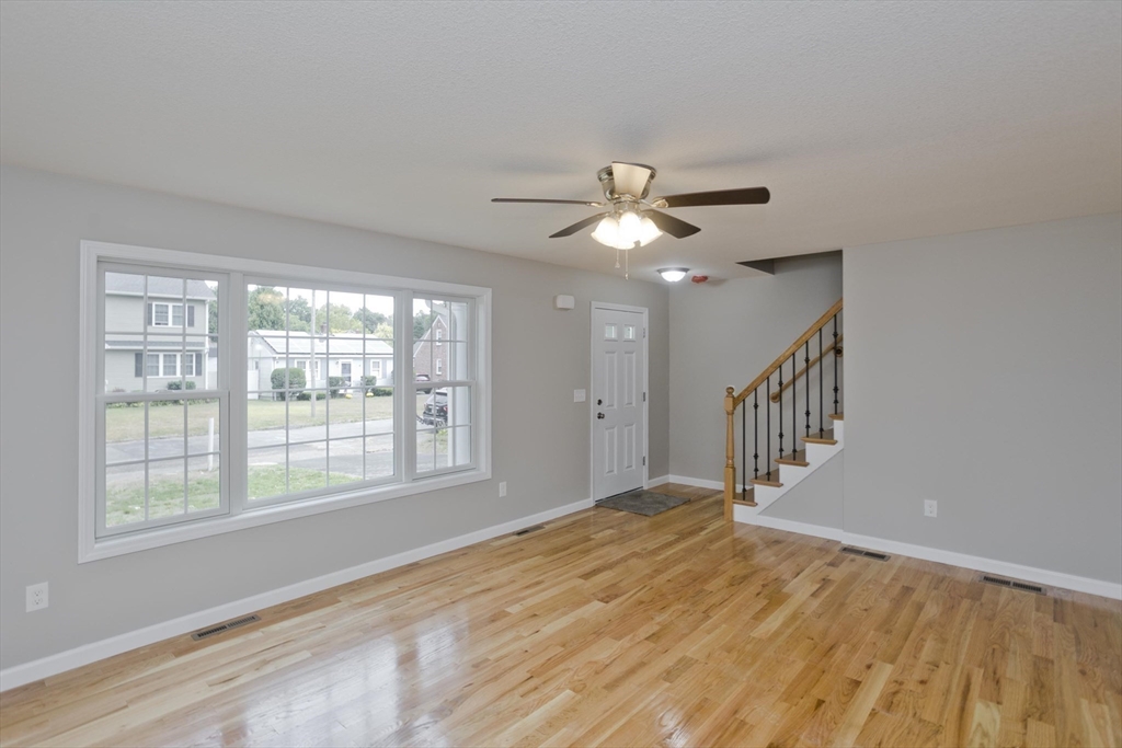 Springfield, Massachusetts 01119, United States, 4 Bedrooms Bedrooms, ,2 BathroomsBathrooms,Residential,Pending,80462