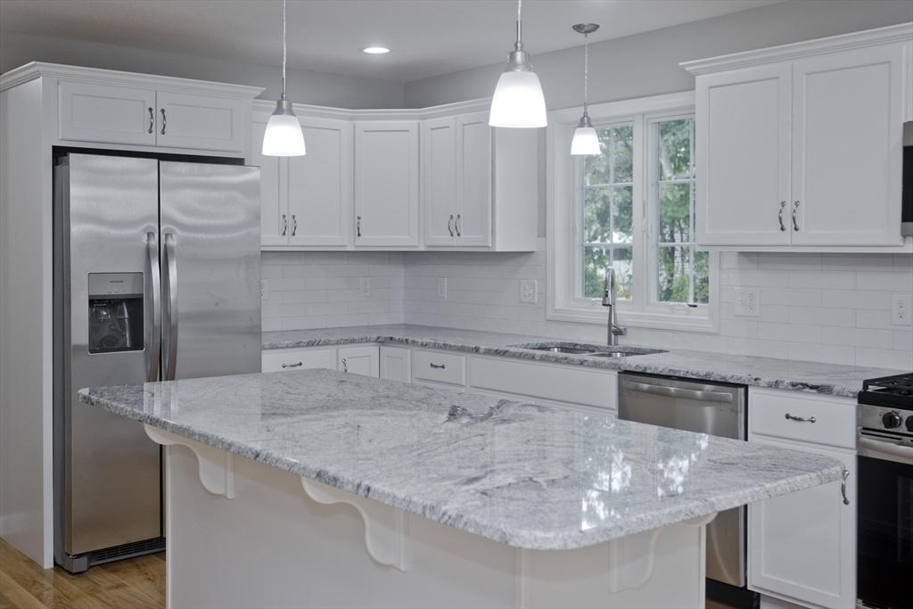 Springfield, Massachusetts 01119, United States, 4 Bedrooms Bedrooms, ,2 BathroomsBathrooms,Residential,Pending,80462