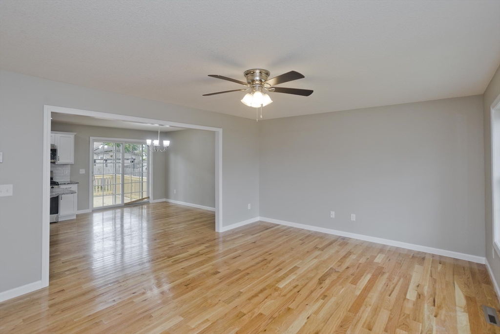 Springfield, Massachusetts 01119, United States, 4 Bedrooms Bedrooms, ,2 BathroomsBathrooms,Residential,Pending,80462